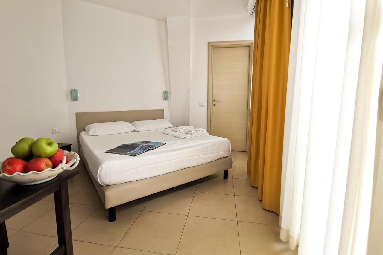Hotel Poetto Cagliari Exteriör bild
